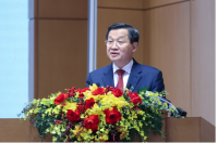 Phó Thủ tướng Lê Minh Khái trình bày Báo cáo trước Hội nghị