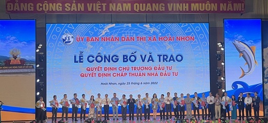 Trao Quyết định hủ trương đầu tư, Quyết định chấp thuận nhà đầu tư cho 19 dự án