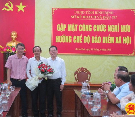 Gap mat PGD-Pham Dinh Tong truoc khi nghi huu